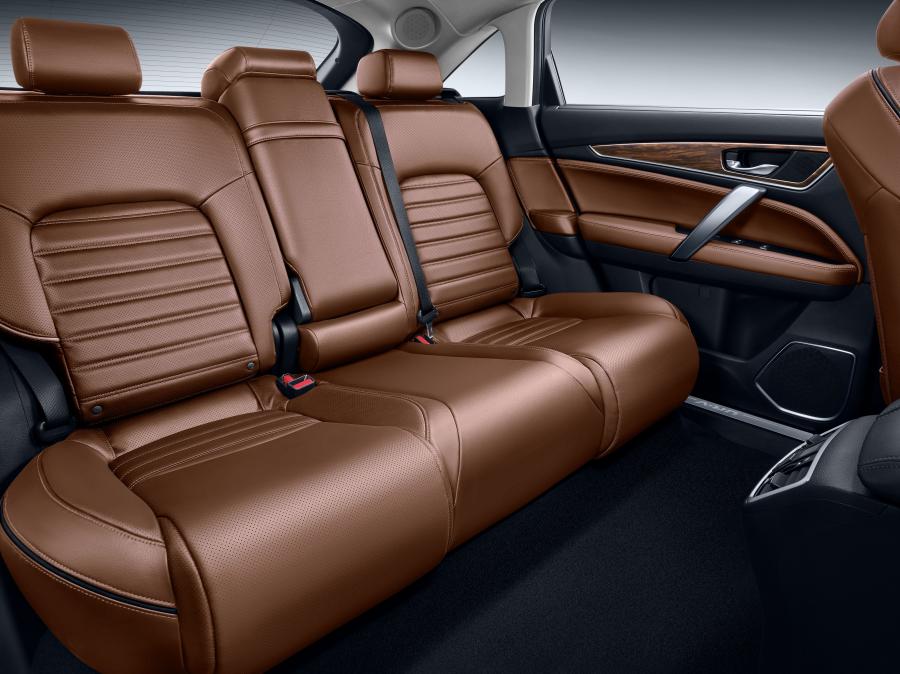 Интерьер Honda UR-V 2017 года  (фото 12 из 21)